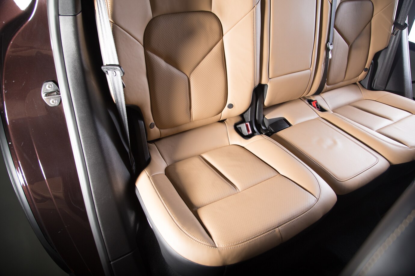 decoracion interior beige coche lujo 181624 25274